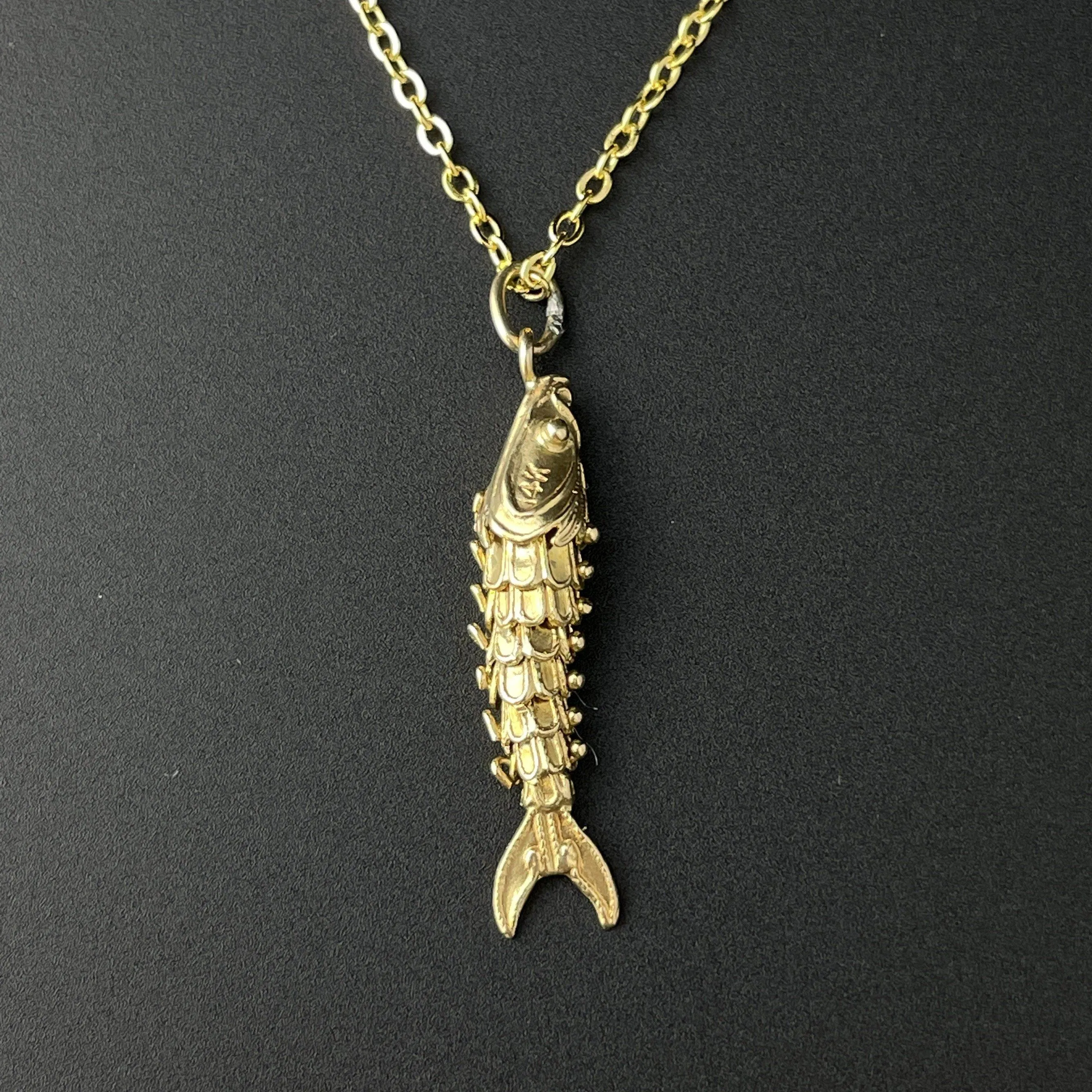 14K Gold Vintage Articulated Fish Charm Pendant Necklace