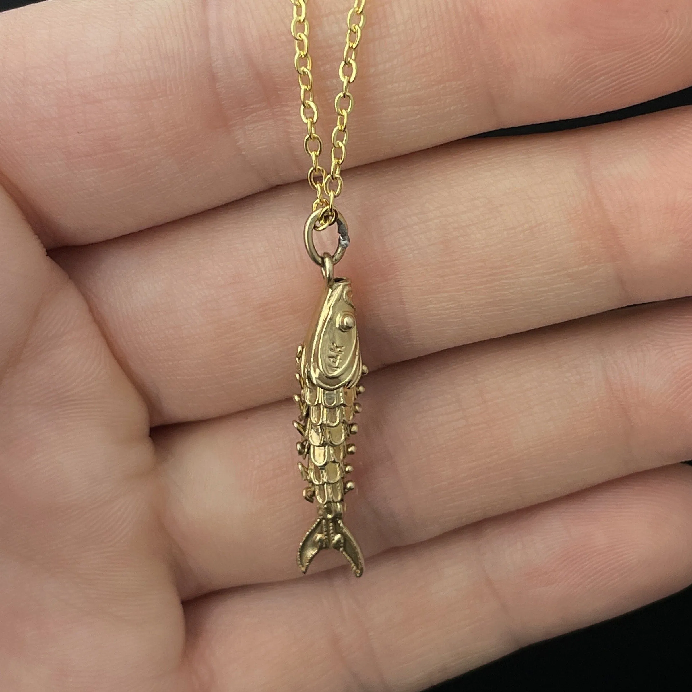 14K Gold Vintage Articulated Fish Charm Pendant Necklace