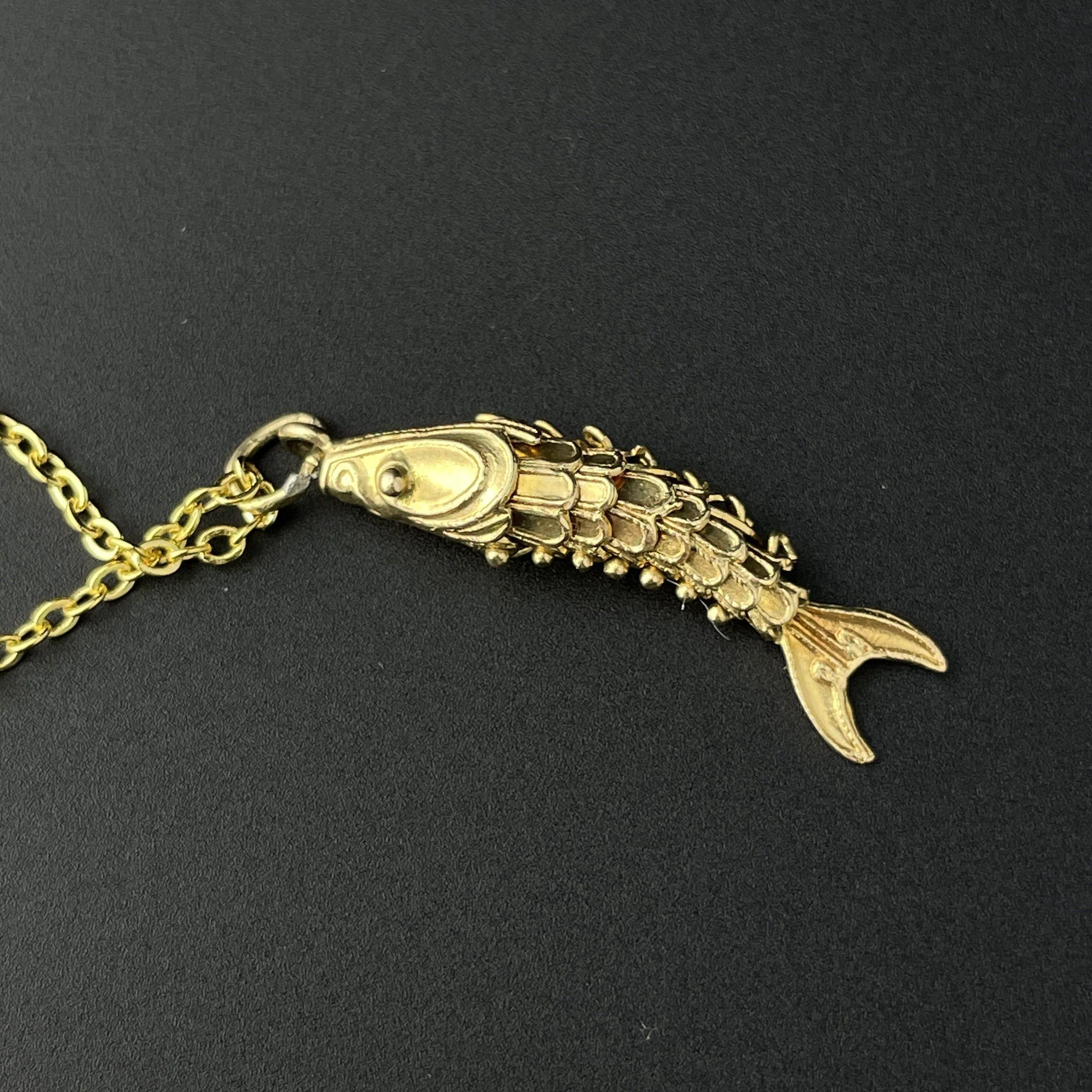 14K Gold Vintage Articulated Fish Charm Pendant Necklace