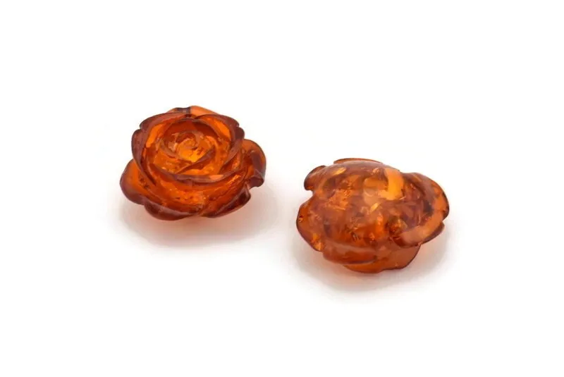 4 Synthetic Amber Red Rose Shaped Flower Cabochons (17mm) Y035