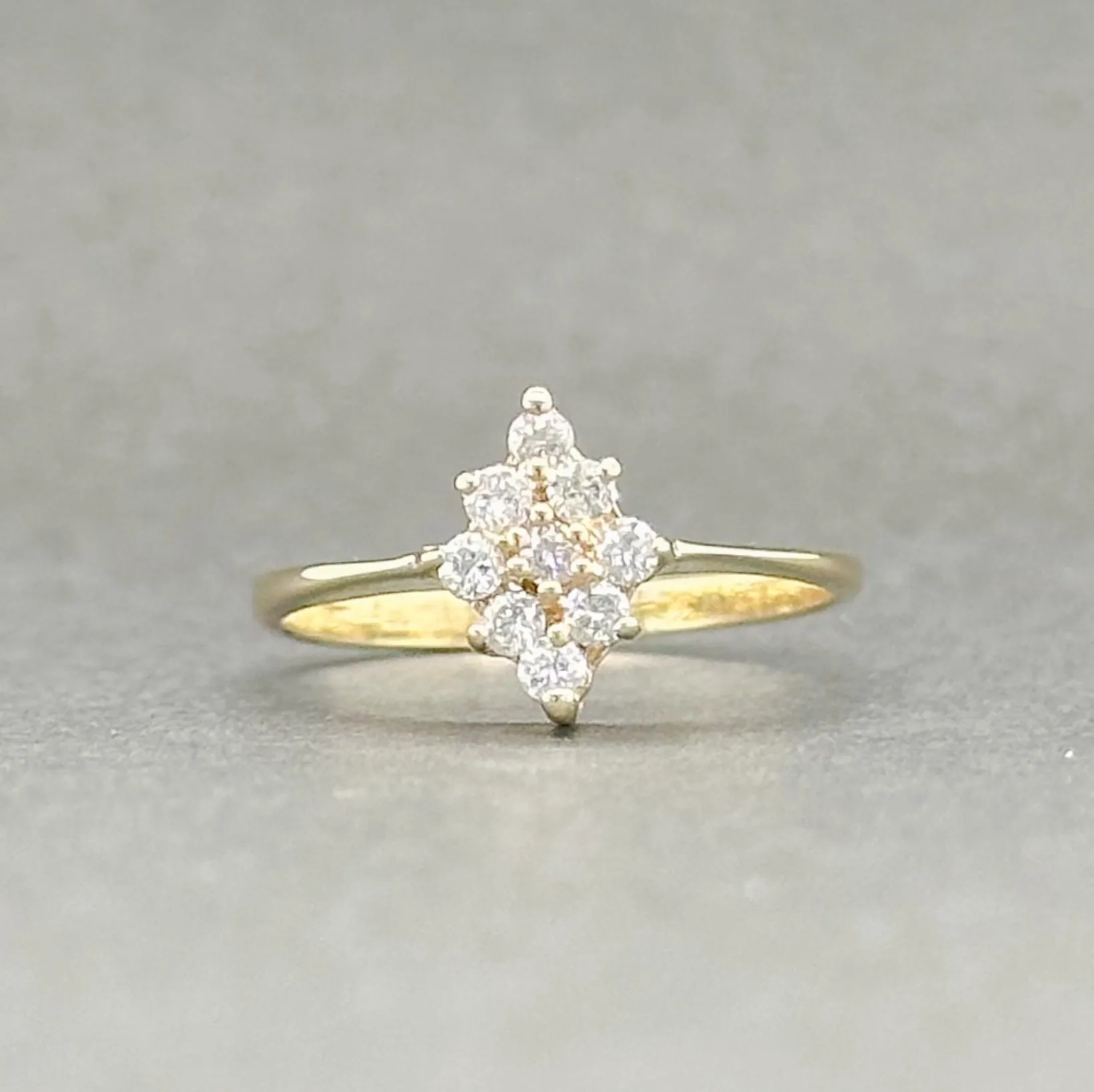 Estate 14K TT Gold 0.13ctw H-I/SI1-2 Diamond Cluster Ring