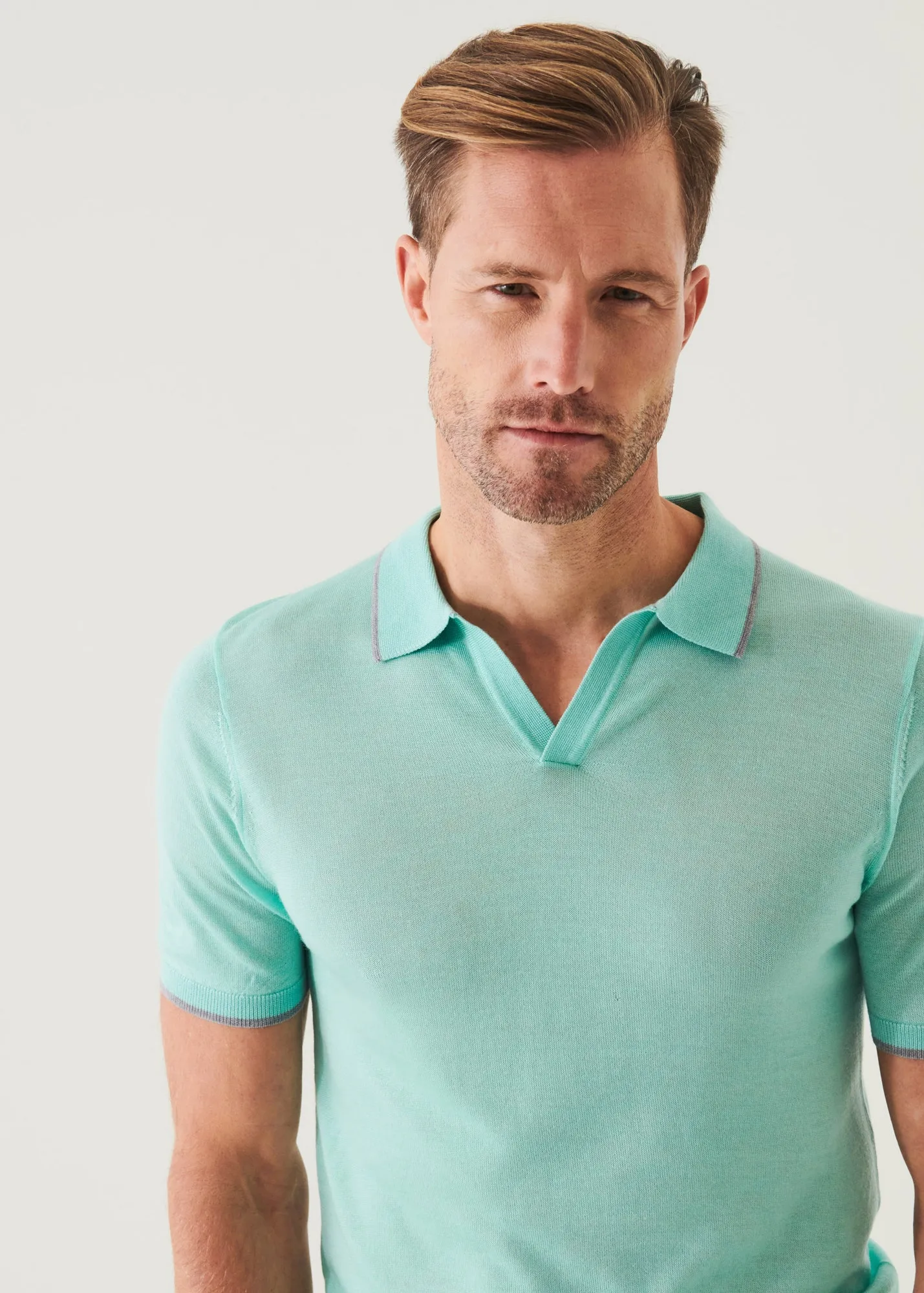 LIGHTWEIGHT MERINO BLEND OPEN POLO