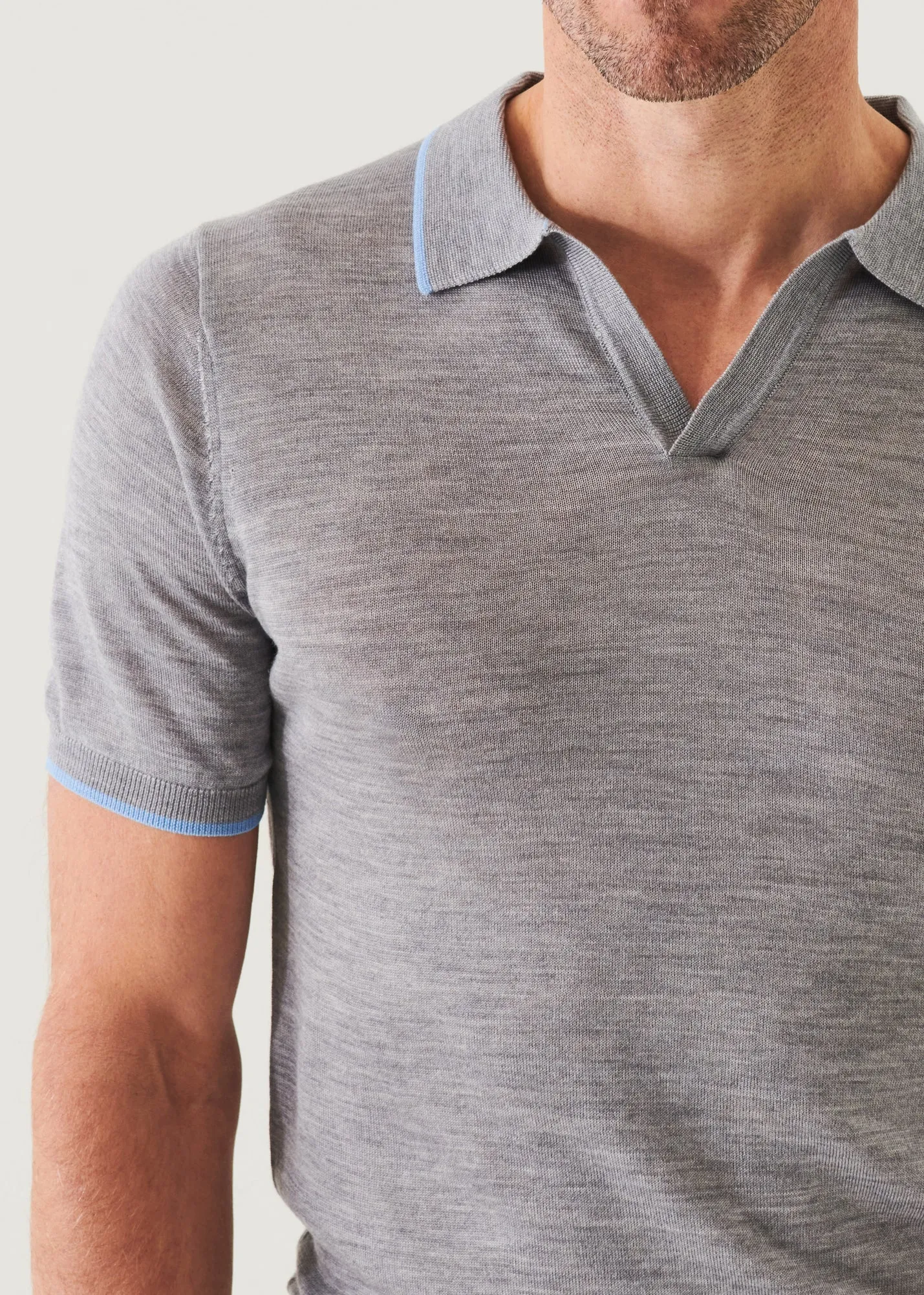 LIGHTWEIGHT MERINO BLEND OPEN POLO