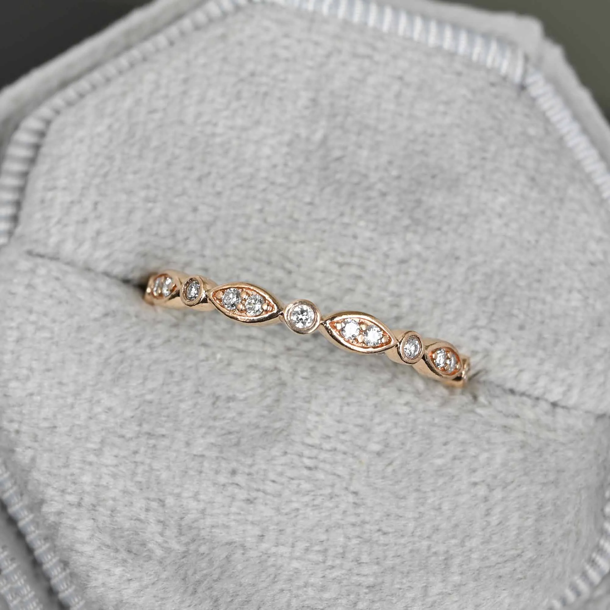 Scallop Edge Rose Gold Diamond Band Ring