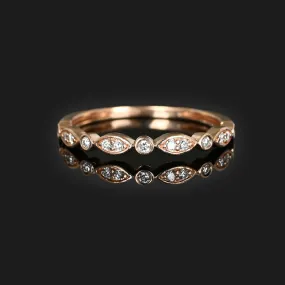 Scallop Edge Rose Gold Diamond Band Ring