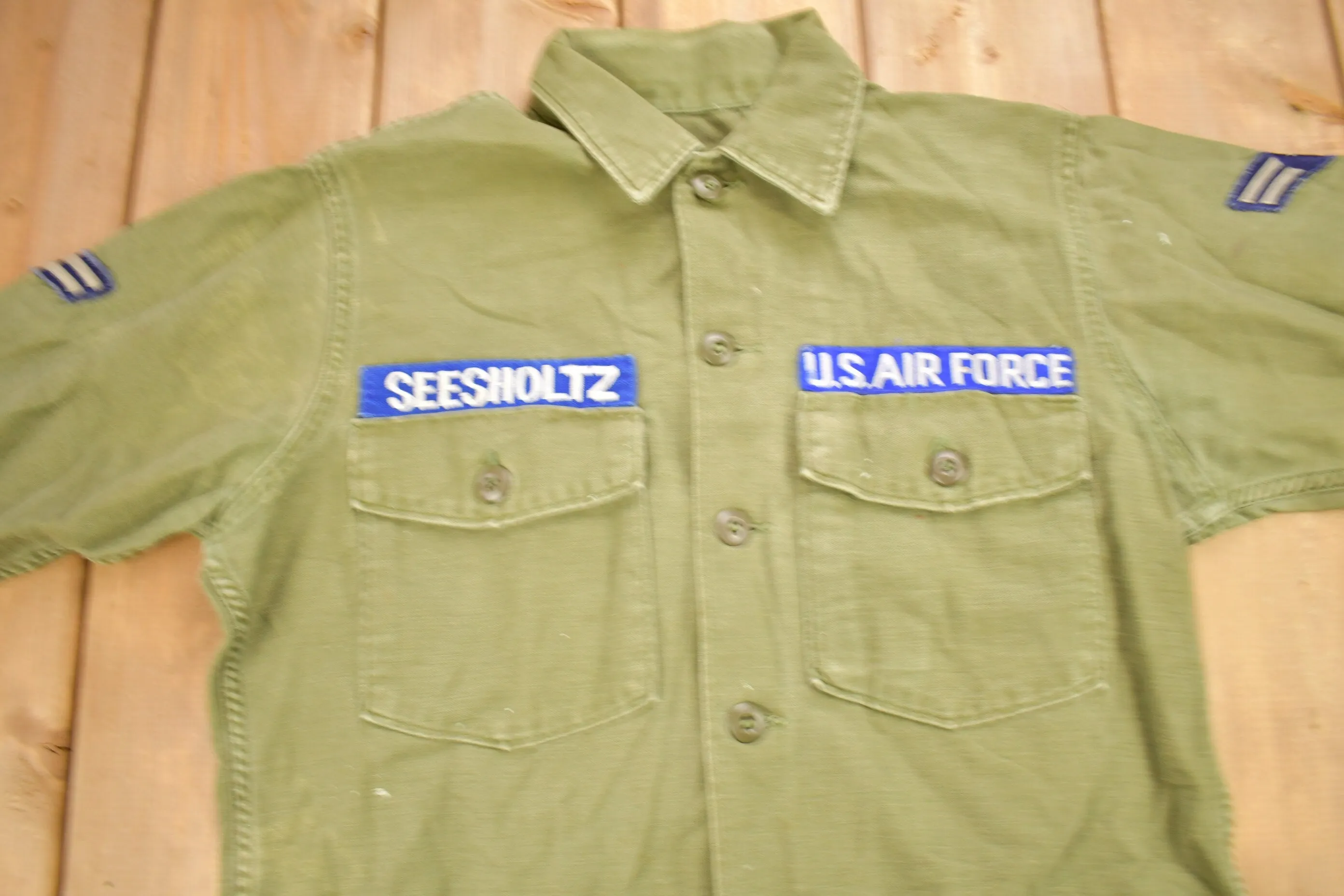 Vintage 1960s OG-107 US Air Force Military Sateen Shirt / US Army Green / Patchwork / Combat Shirt / Seesholtz