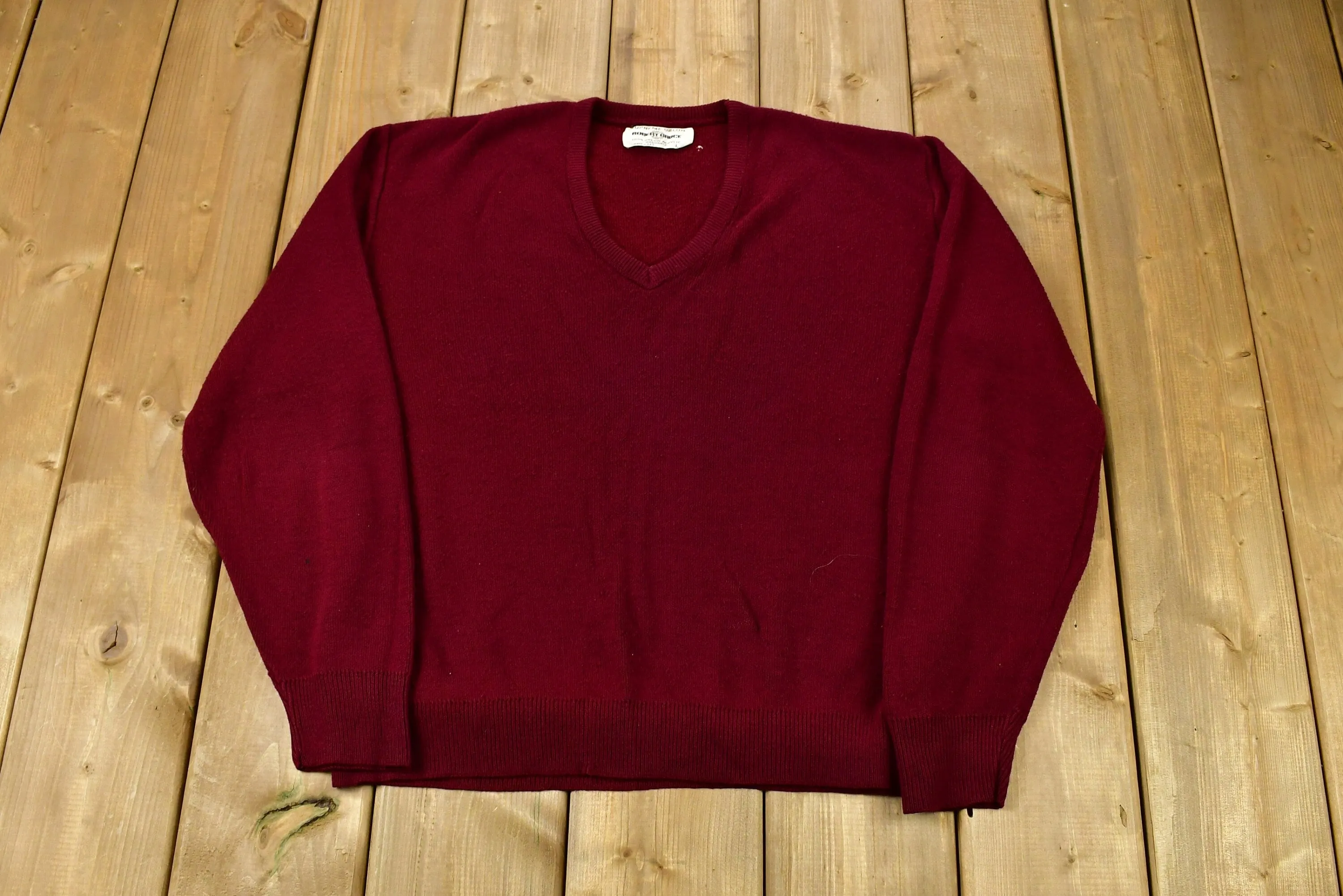 Vintage 1970s Robert Bruce Supreme Orlon Knitted V Neck Sweater / True Vintage / 1970s Sweater / Outdoor / Sweatshirt / Burgundy Sweater